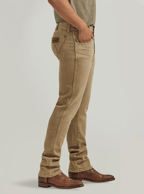 Wrangler Men’s Retro® Color Wash Saddle Slim Fit Straight Jeans 112345014
