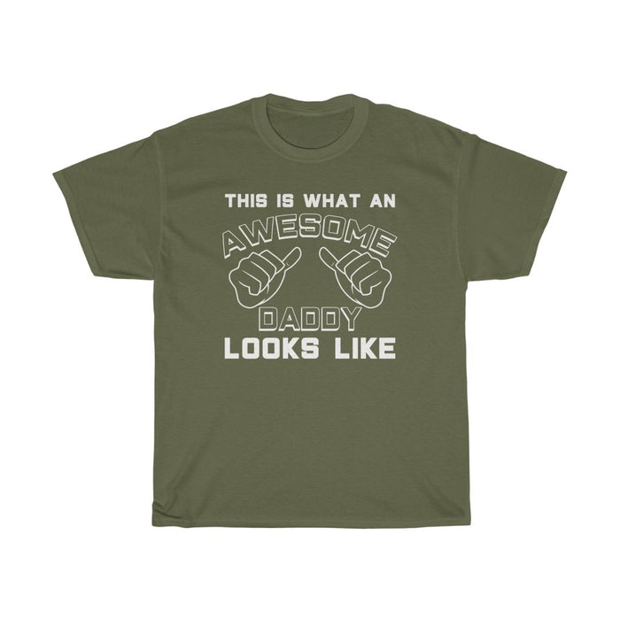 Best Daddy Gifts: "This Is What An Awesome Daddy Looks Like" Father's Day Mens T-Shirt