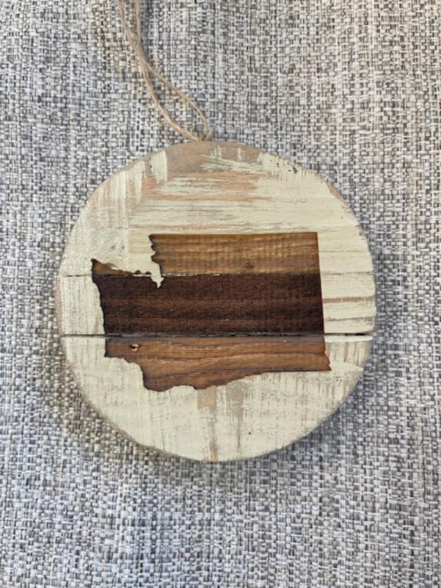 Ginger & The Huth Engraved Ornaments - Pine & Moss