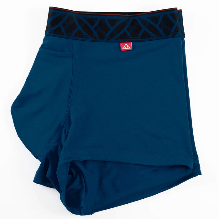 PInatubo Seamless Trunk on its side