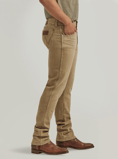 Wrangler Men’s Retro®  Color Wash Saddle Slim Fit Straight Jeans 112345014